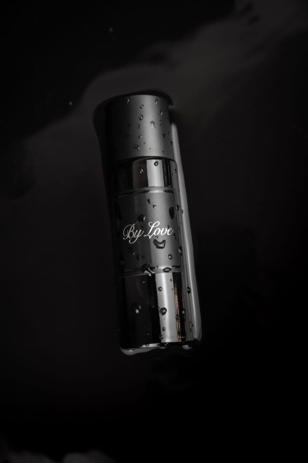 Une fragrance moderne, élégante et inoubliable.