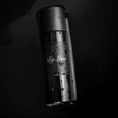 Une fragrance moderne, élégante et inoubliable.